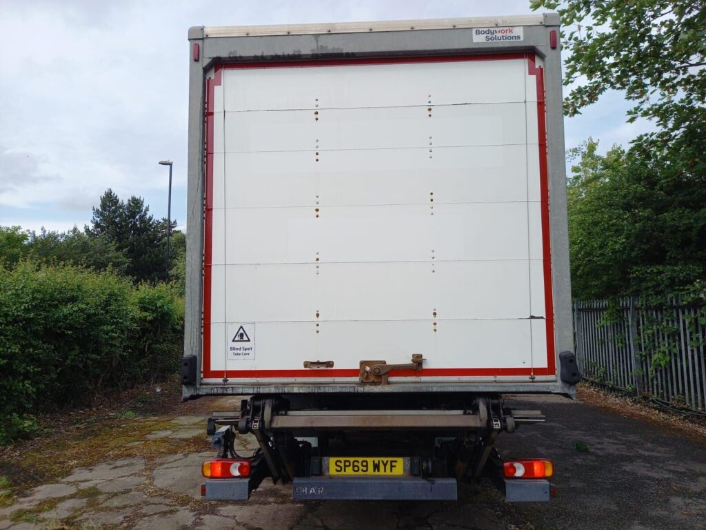 Iveco Eurocargo ML18E25 250HP 28FT BOX & TAILLIFT