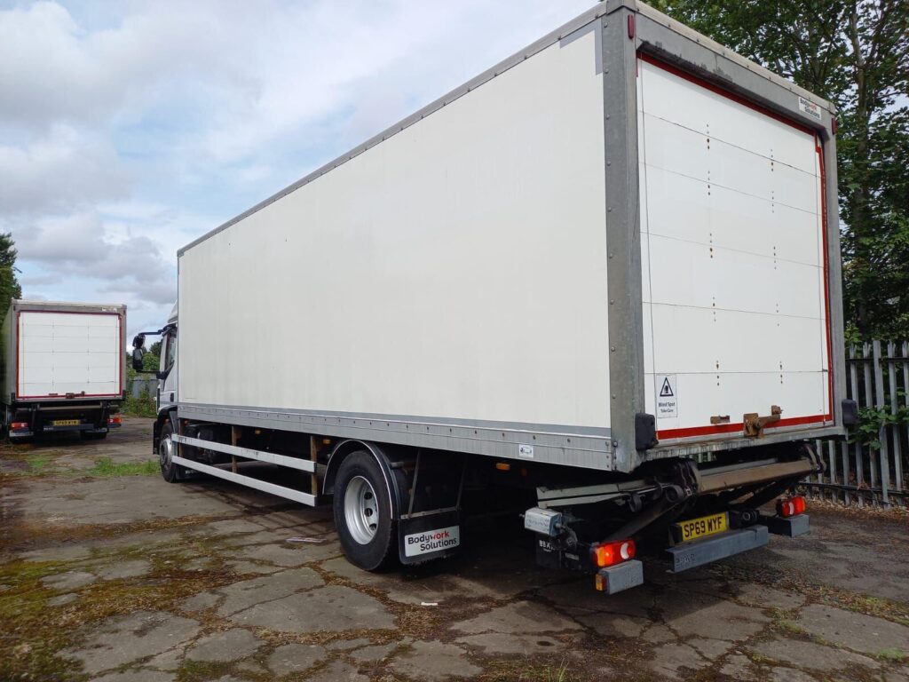 Iveco Eurocargo ML18E25 250HP 28FT BOX & TAILLIFT