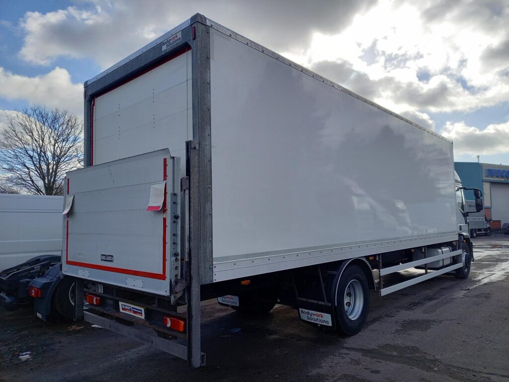 Iveco Eurocargo ML18E25 250HP 28FT BOX & TAILLIFT