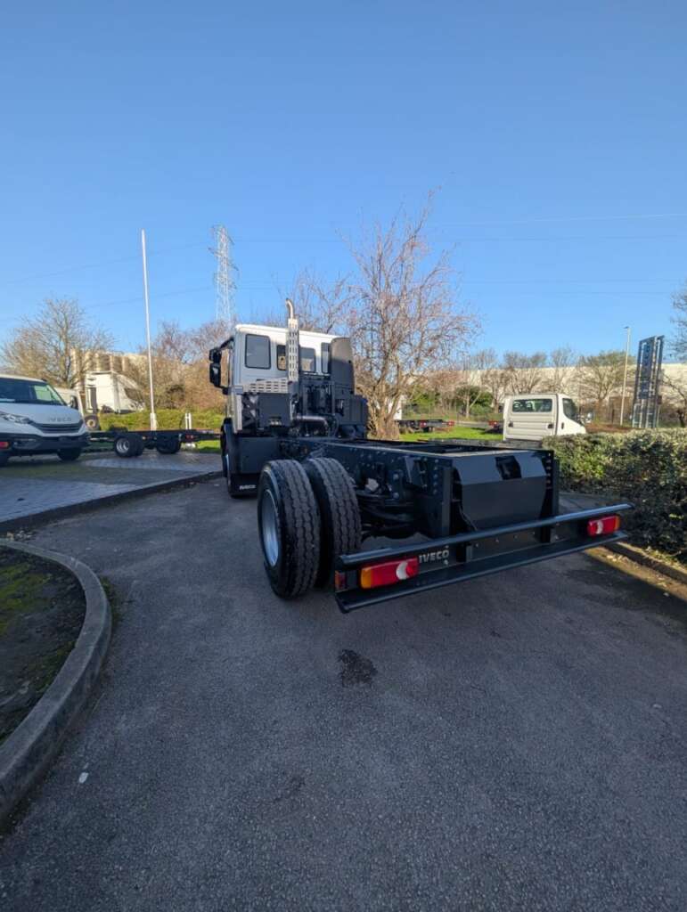 IVECO Eurocargo 15t 220hp