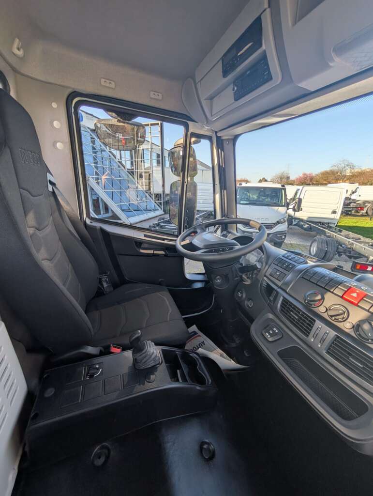IVECO Eurocargo 15t 220hp