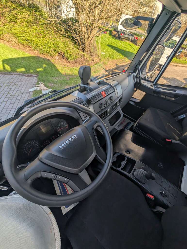 IVECO Eurocargo 15t 220hp