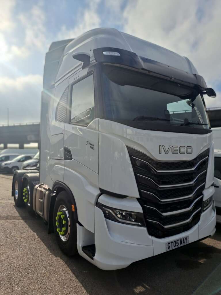MY24 IVECO S-WAY AS440S58 TX/FP 580HP 6×2 Full Air Suspension