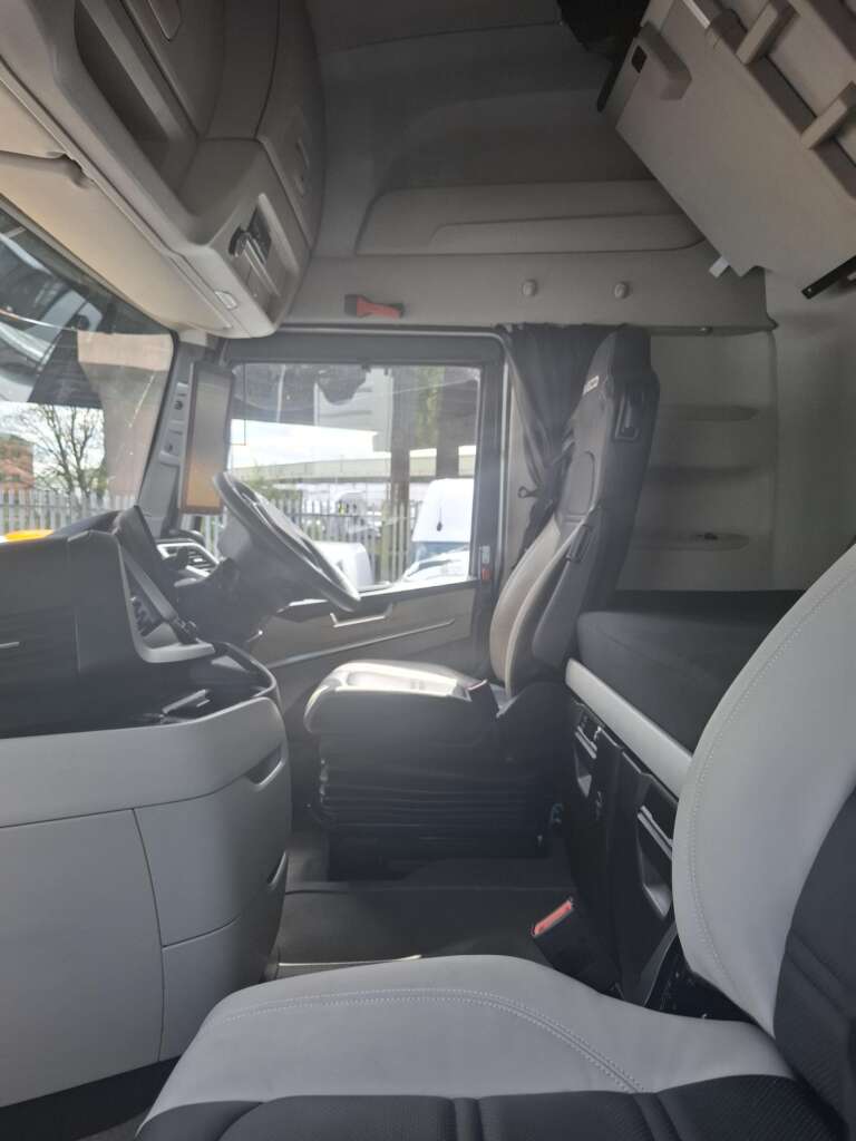 MY24 IVECO S-WAY AS440S58 TX/FP 580HP 6×2 Full Air Suspension