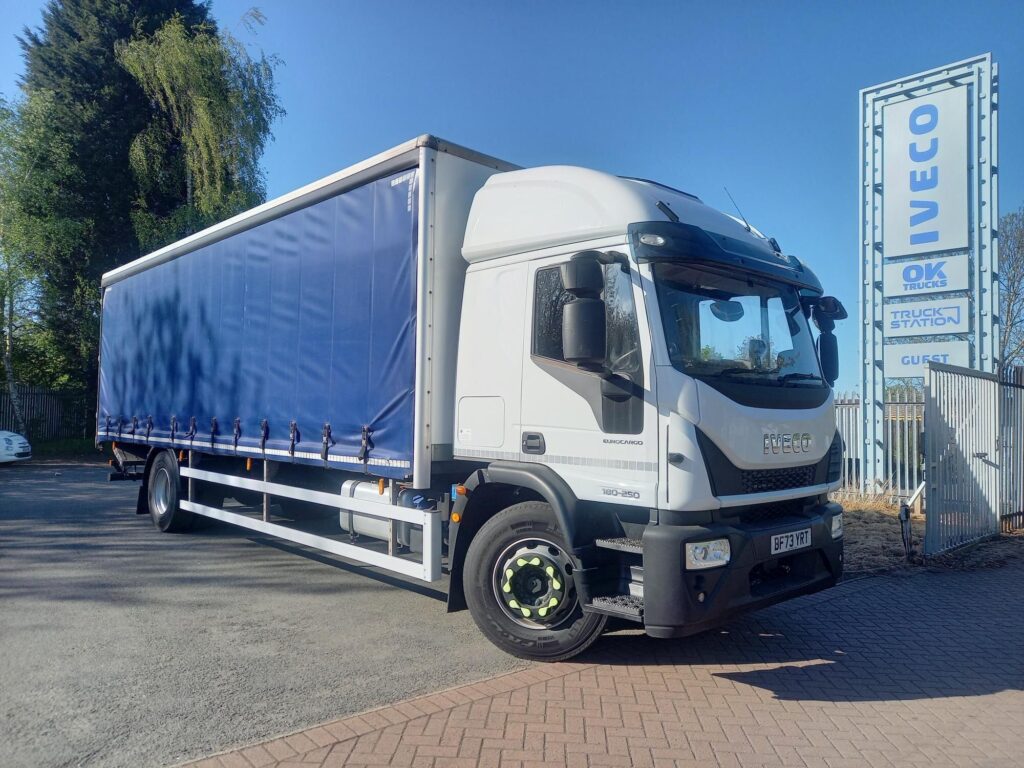 Iveco Eurocargo ML18E25 250HP 28ft Curtainside & Taillift