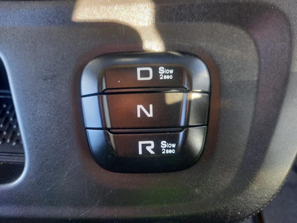 Iveco Eurocargo ML18E25 250HP 28ft Curtainside & Taillift