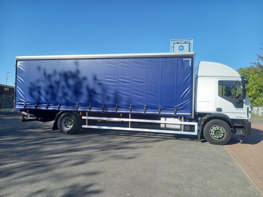 Iveco Eurocargo ML18E25 250HP 28ft Curtainside & Taillift