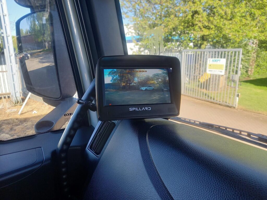 Iveco Eurocargo ML18E25 250HP 28ft Curtainside & Taillift