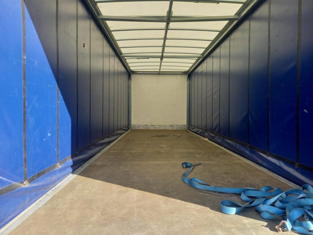 Iveco Eurocargo ML18E25 250HP 28ft Curtainside & Taillift