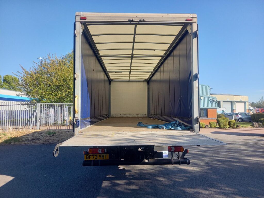 Iveco Eurocargo ML18E25 250HP 28ft Curtainside & Taillift