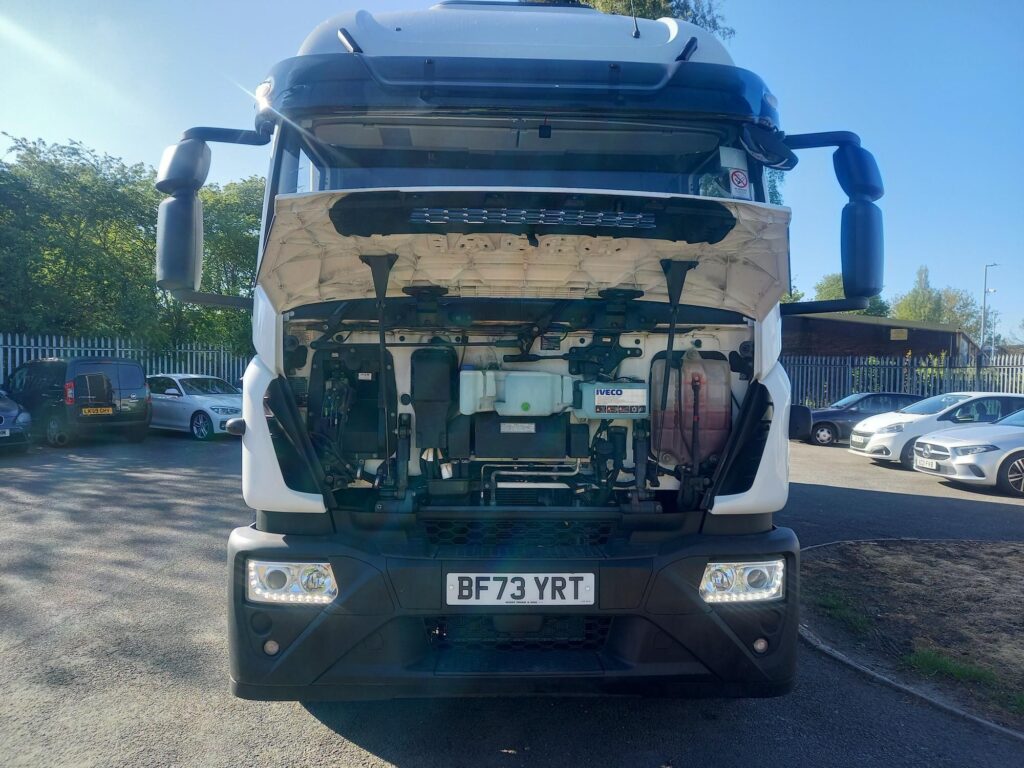 Iveco Eurocargo ML18E25 250HP 28ft Curtainside & Taillift