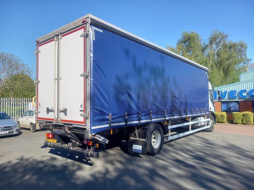 Iveco Eurocargo ML18E25 250HP 28ft Curtainside & Taillift