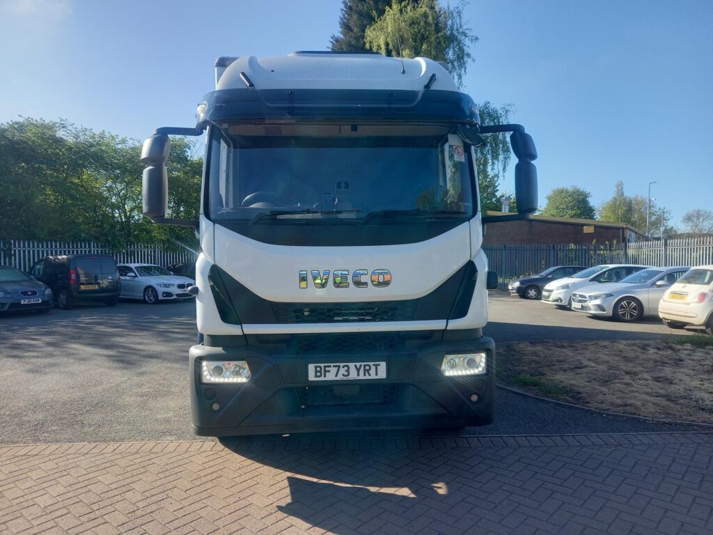 Iveco Eurocargo ML18E25 250HP 28ft Curtainside & Taillift