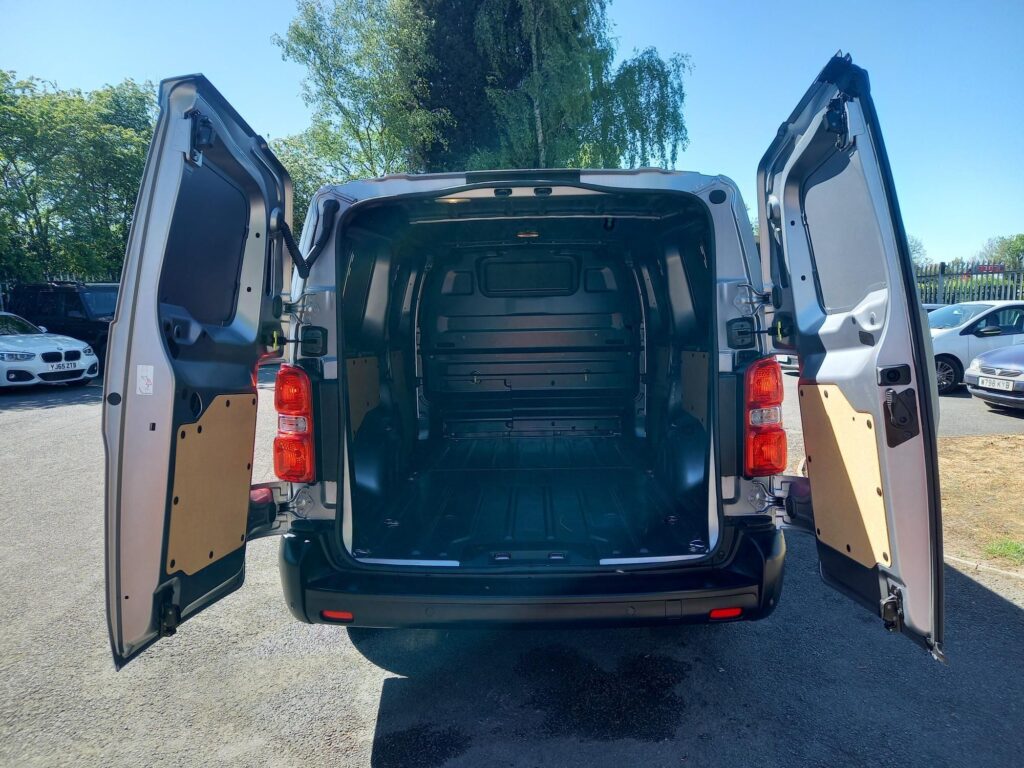 Fiat Scudo 1.5 Multijet Panel Van 6dr Diesel Manual L2 Euro 6 (s/s) (120 ps)