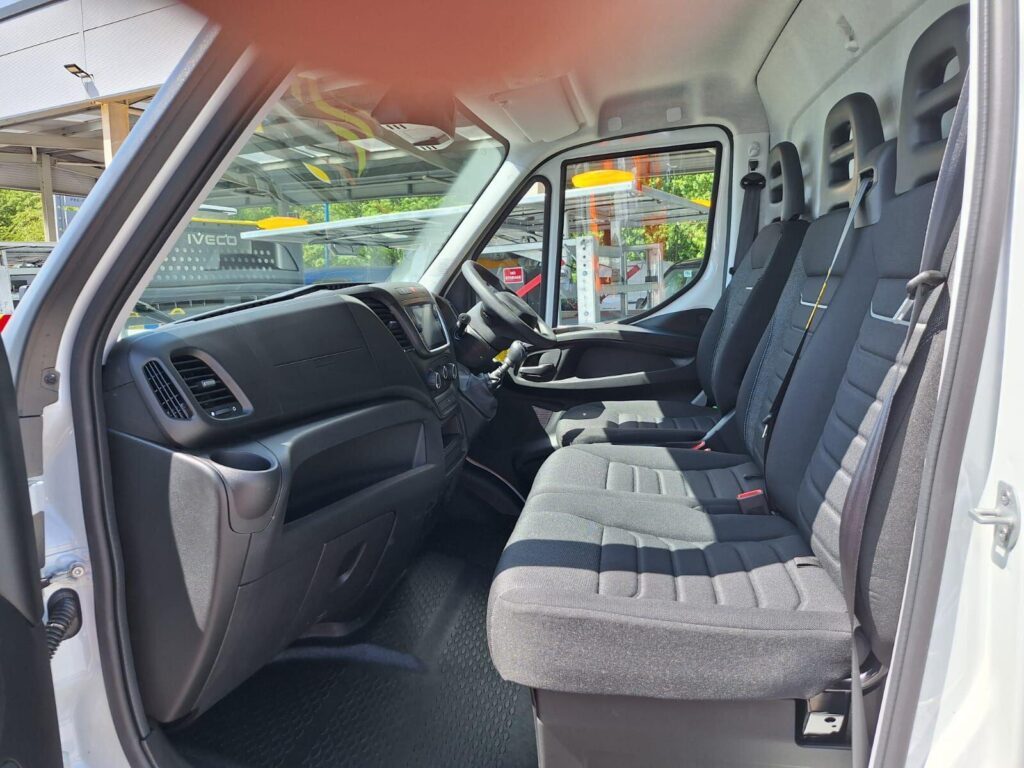 Iveco Daily 35C14H 4.2m Dropside Tail-Lift
