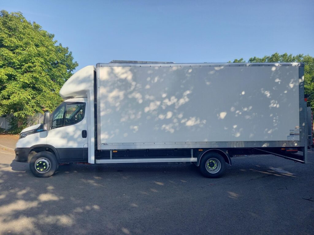 Iveco eDaily 111kWh Business 72C 4750 Chassis Cab 2dr Electric Auto L4 (22kW Charger, DRW) (190 ps)