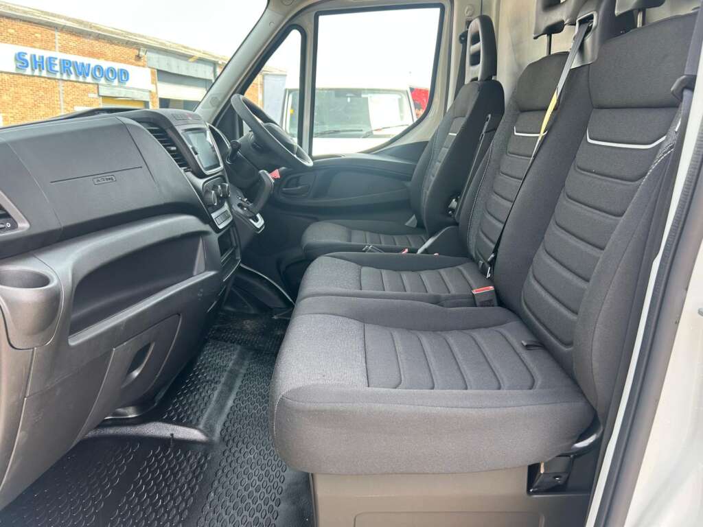 Iveco Daily 35C16HA8 Hi-Matic Luton Tail Lift