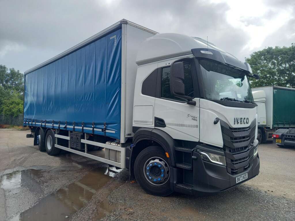 Iveco S-WAY AT260S42Y/P 420HP Curtainside & Taillift