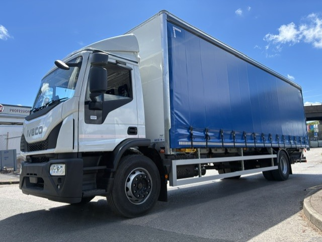 Iveco Eurocargo 180E25S 18t 30′ Curtainside with 1.5t Tuckaway Tail Lift