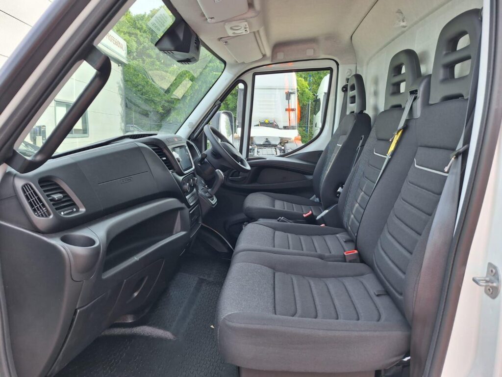 Iveco Daily 72C18H BWS Box with Tail Lift