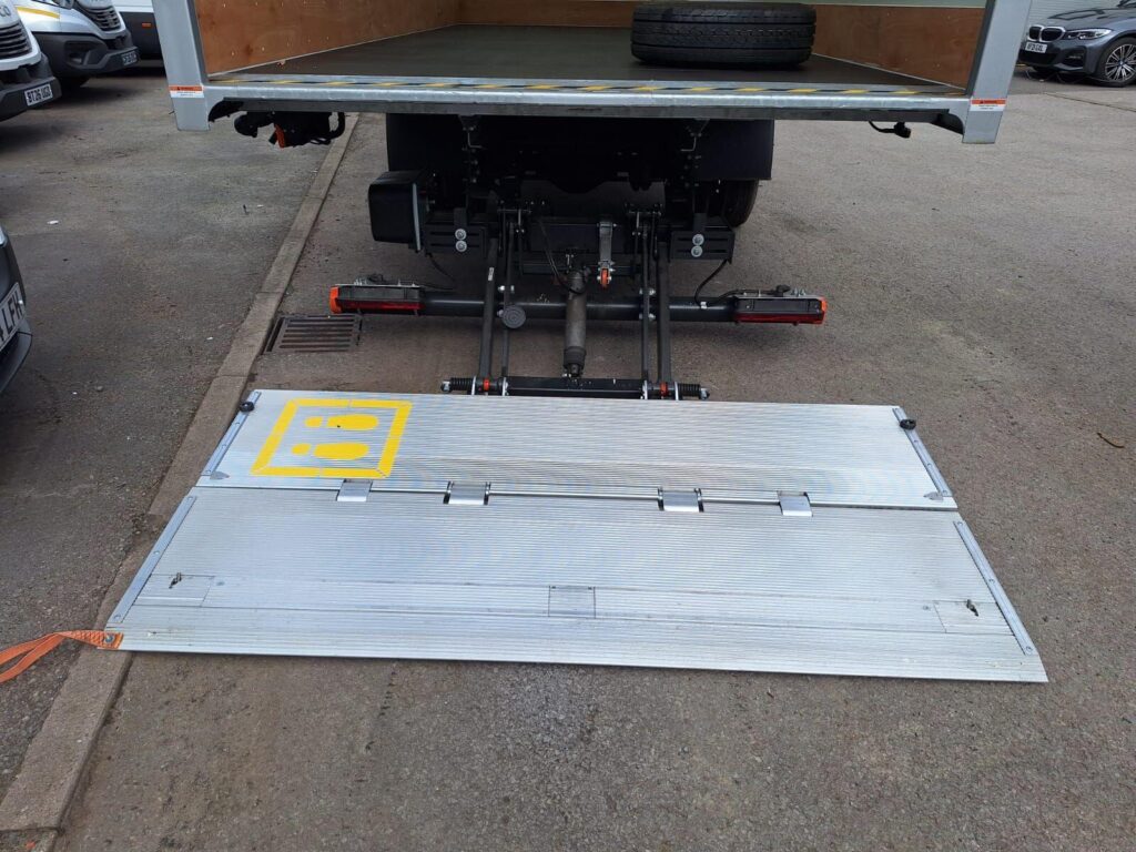 Iveco Daily 72C18H BWS Box with Tail Lift