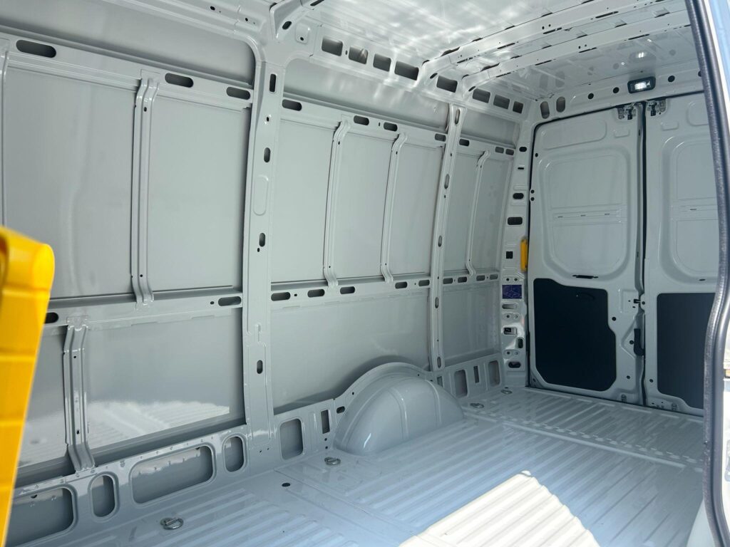 Iveco Daily 35S14A8V LWB High Roof 12m³