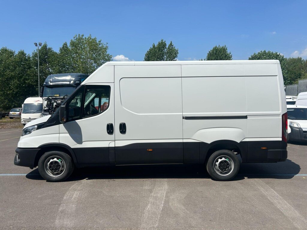 Iveco Daily 35S14A8V LWB High Roof 12m³