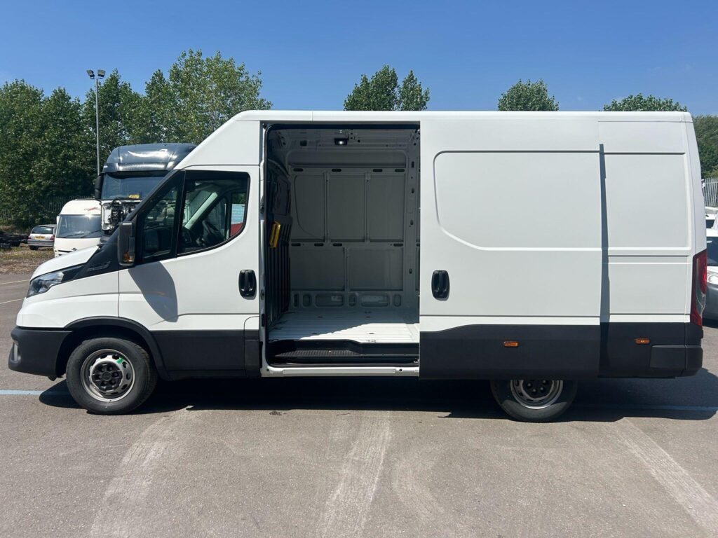 Iveco Daily 35S14A8V LWB High Roof 12m³