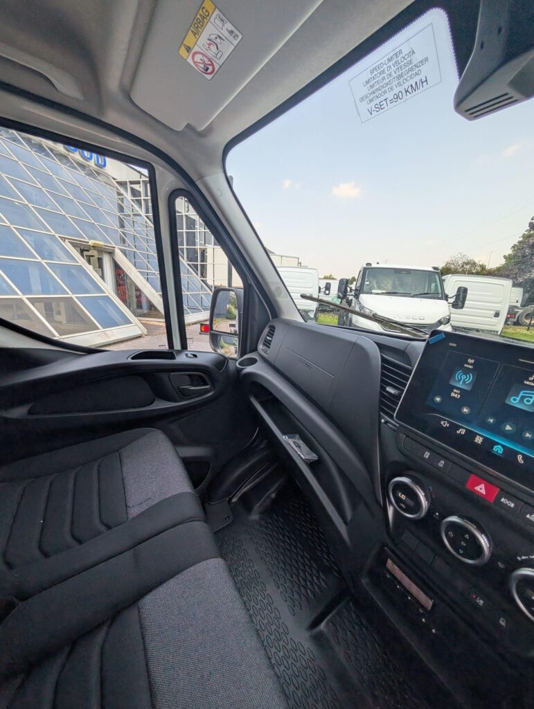 Iveco Daily 50C18HA8/P 4350mm Chassis Cab