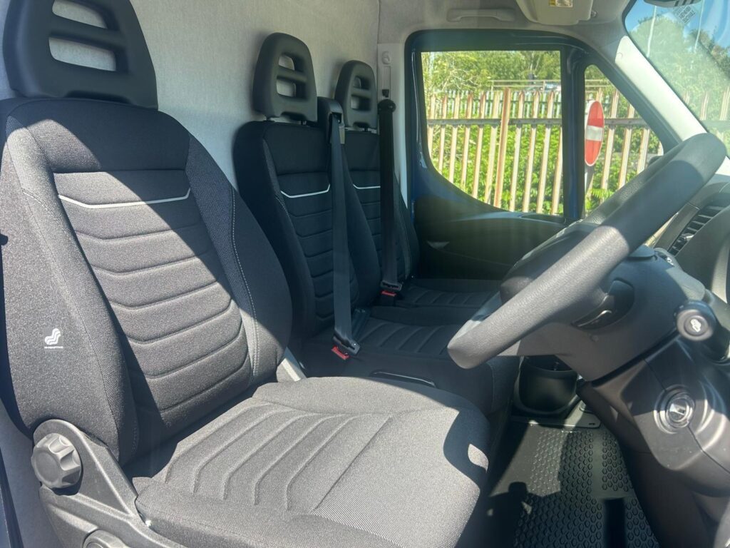 Iveco Daily 35S21HA8V Auto High Roof 12m³