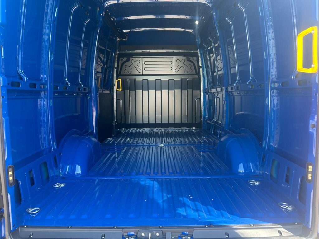 Iveco Daily 35S21HA8V Auto High Roof 12m³