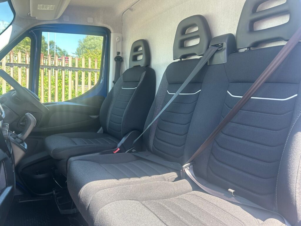 Iveco Daily 35S21HA8V Auto High Roof 12m³