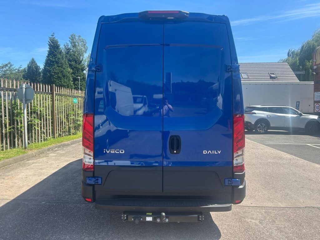 Iveco Daily 35S21HA8V Auto High Roof 12m³