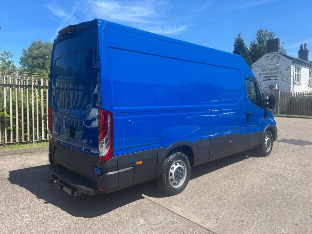 Iveco Daily 35S21HA8V Auto High Roof 12m³