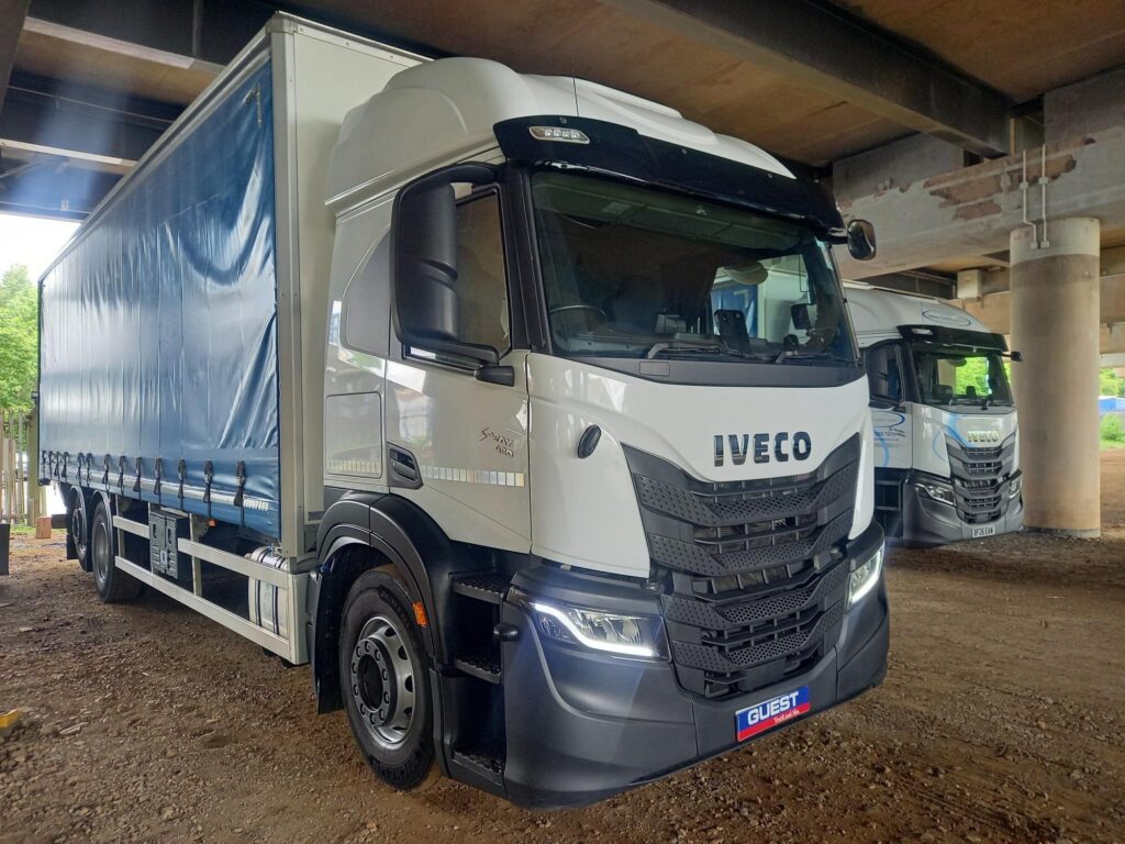 Iveco S-WAY AT260S42Y/P 420HP Curtainside & Taillift