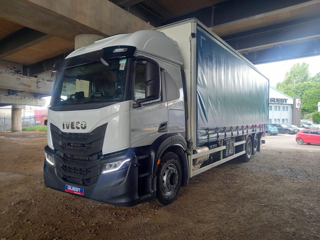 Iveco S-WAY AT260S42Y/P 420HP Curtainside & Taillift