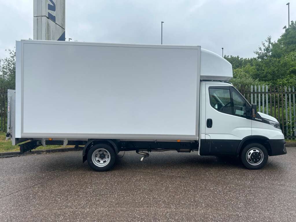 Iveco Daily 35C16HA8 Hi-Matic Luton Tail Lift