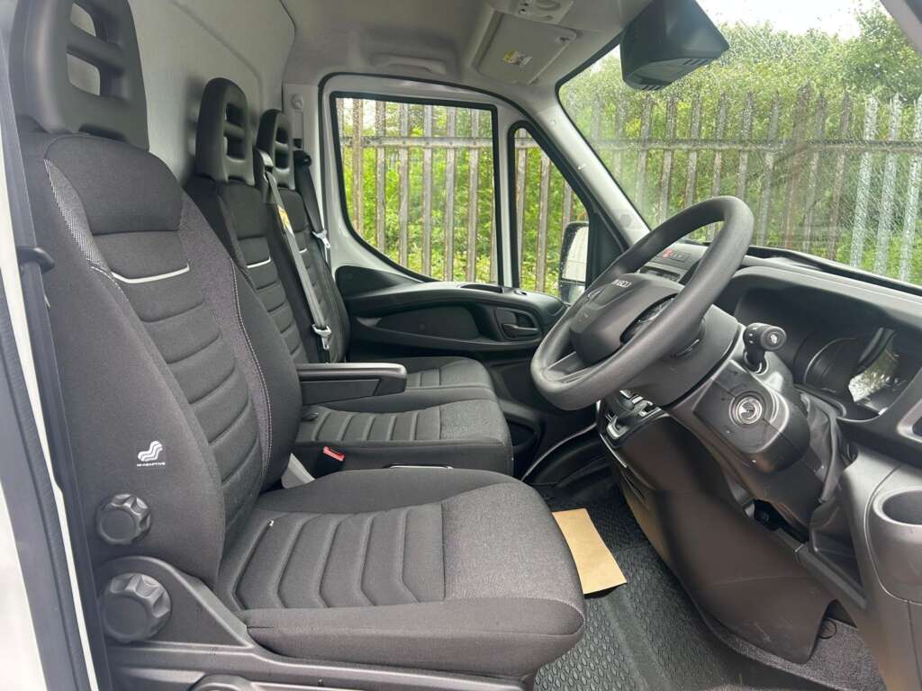 Iveco Daily 35C16HA8 Hi-Matic Luton Tail Lift