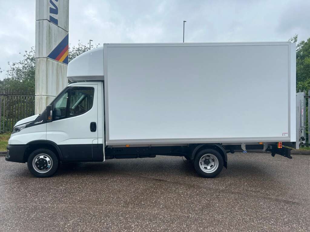 Iveco Daily 35C16HA8 Hi-Matic Luton Tail Lift