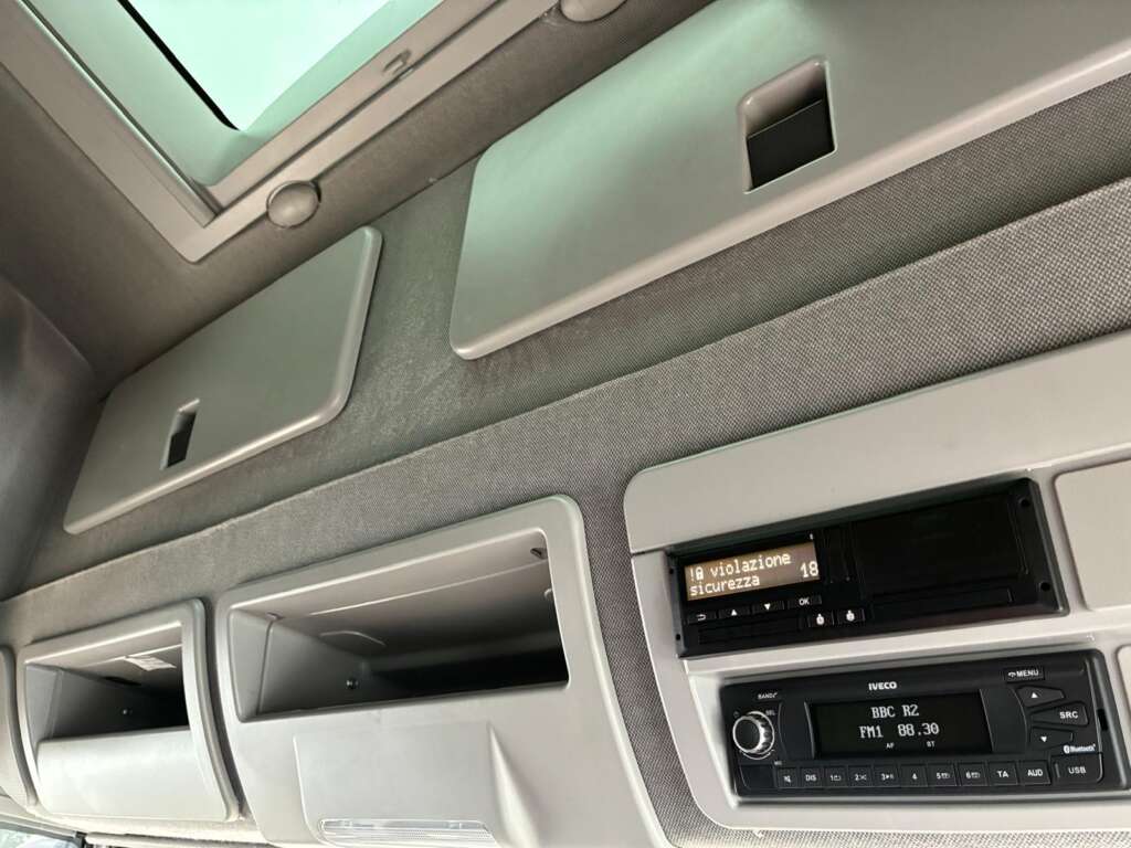 Iveco Eurocargo 18T Hi Roof Sleeper with Curtain & Tail Lift