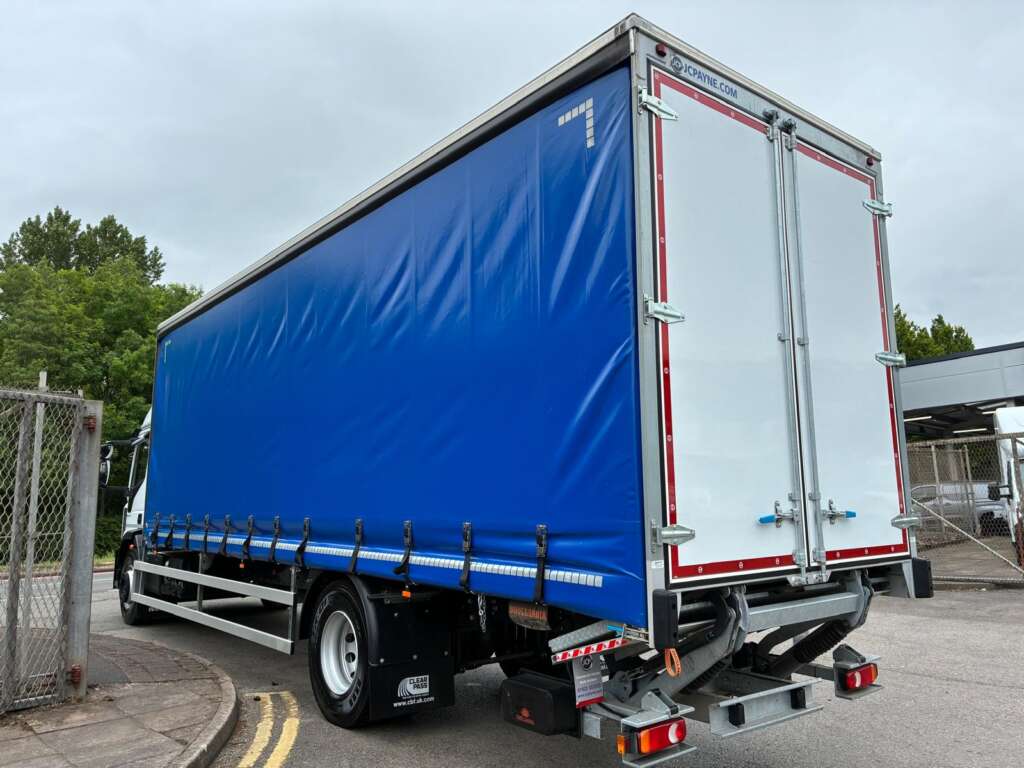 Iveco Eurocargo 18T Hi Roof Sleeper with Curtain & Tail Lift