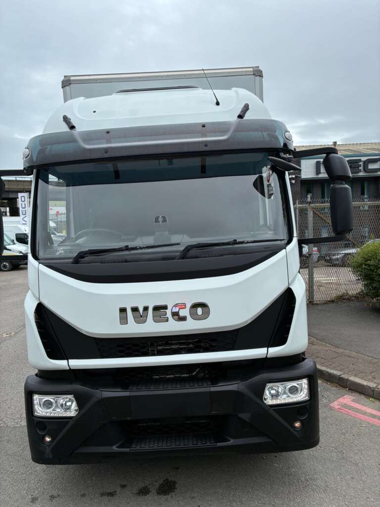 Iveco Eurocargo 18T Hi Roof Sleeper with Curtain & Tail Lift
