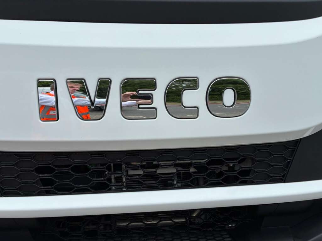 Iveco Eurocargo 18T Hi Roof Sleeper with Curtain & Tail Lift