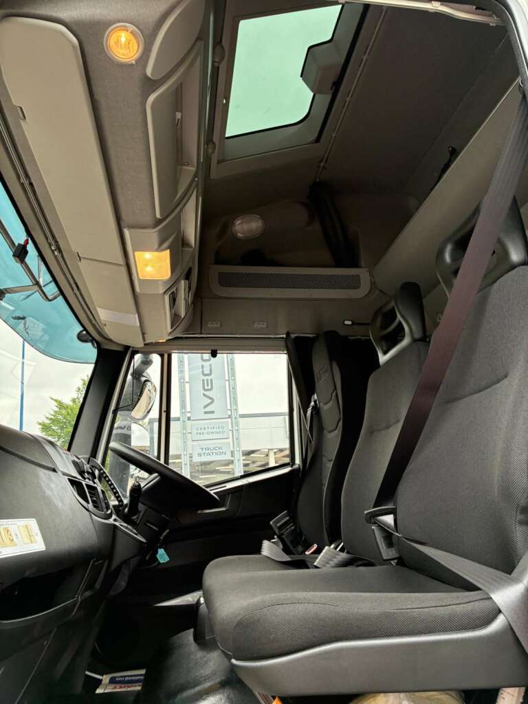 Iveco Eurocargo 18T Hi Roof Sleeper with Curtain & Tail Lift