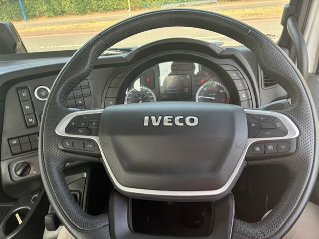 IVECO X-WAY AD360X42Z ON+