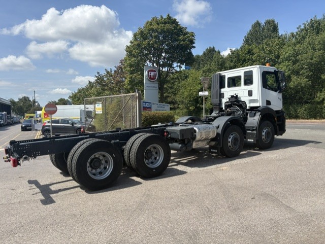 IVECO X-WAY AD360X42Z ON+