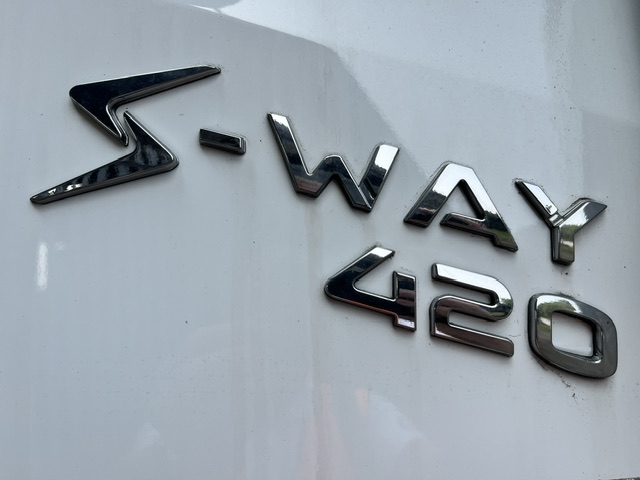 IVECO S-WAY AT260S42Y/PS Curtainside Tail Lift