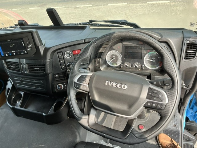 IVECO X-WAY AT360X46Z OFF