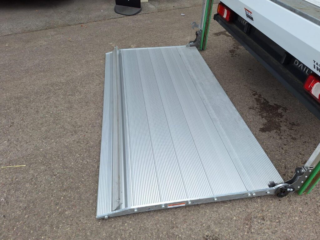 Iveco Daily 35S14H 3750 4.2m Ingimex Luton Tail Lift