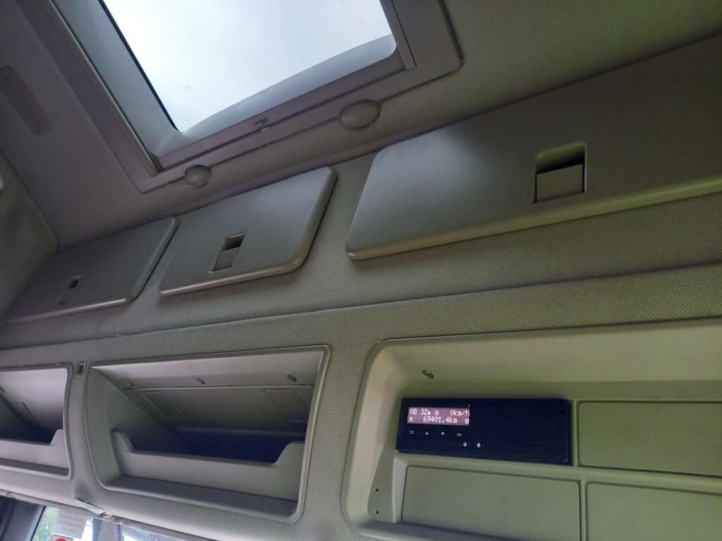 Iveco S-WAY S-WAY AT260S42 Y/PS 420hp 26T Curtain Side